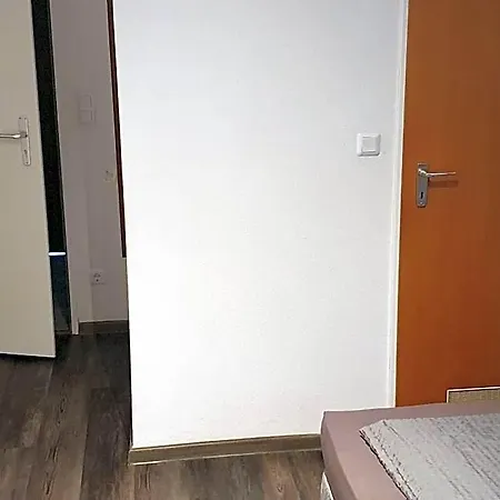 Berkut Hostel *
