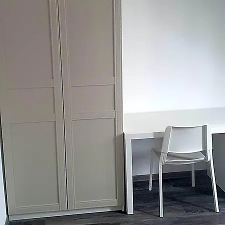 Berkut Hostel *